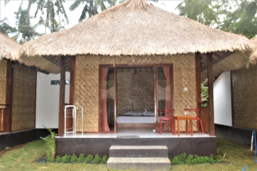 Airas' Garden Homestay Eco Bungalows Kuta  Экстерьер фото