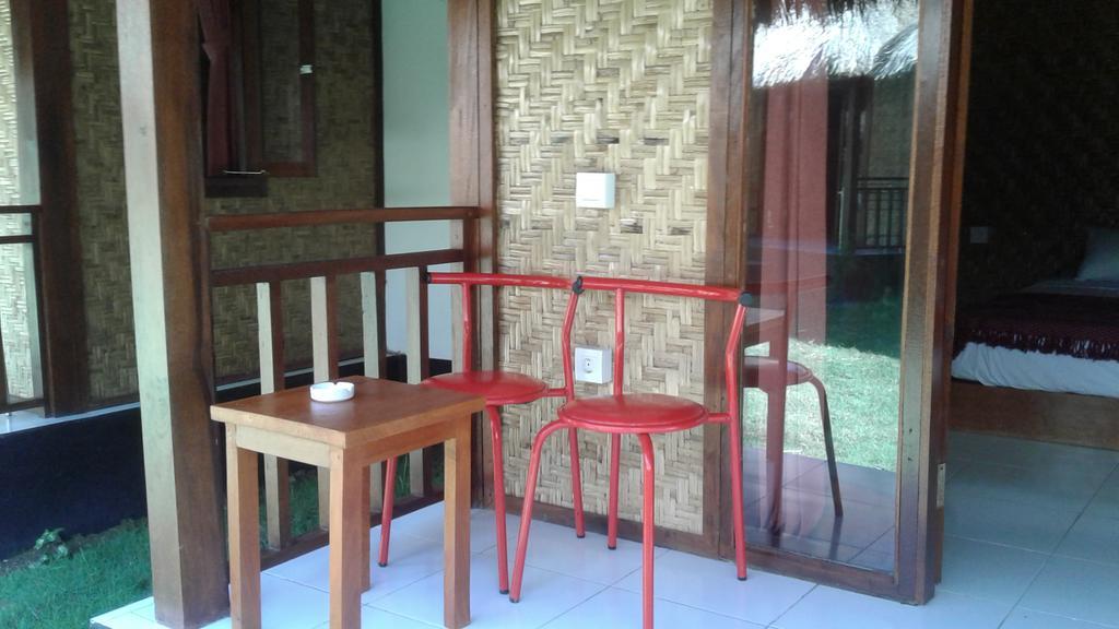 Airas' Garden Homestay Eco Bungalows Kuta  Экстерьер фото